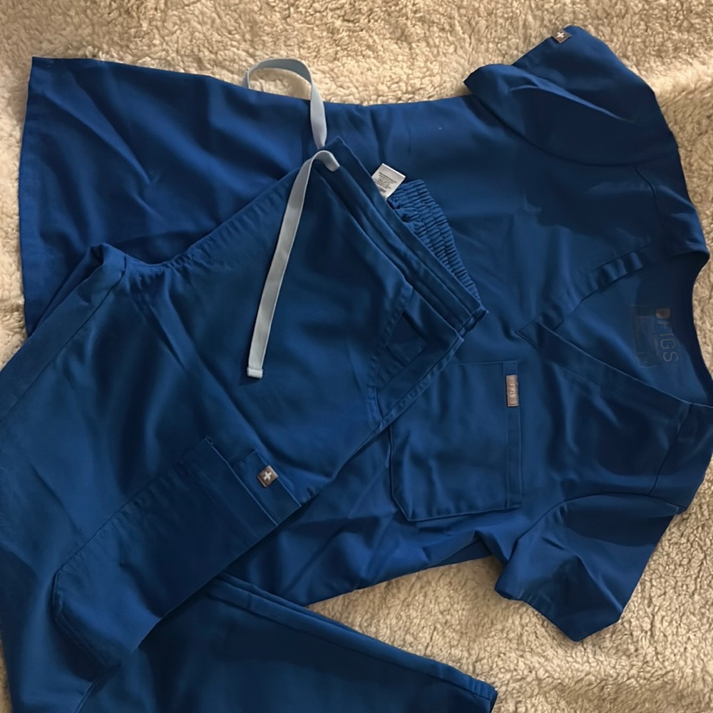 Figs XS set Royal Blue (pants are petite)